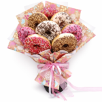 Вкусный букет из пончиков