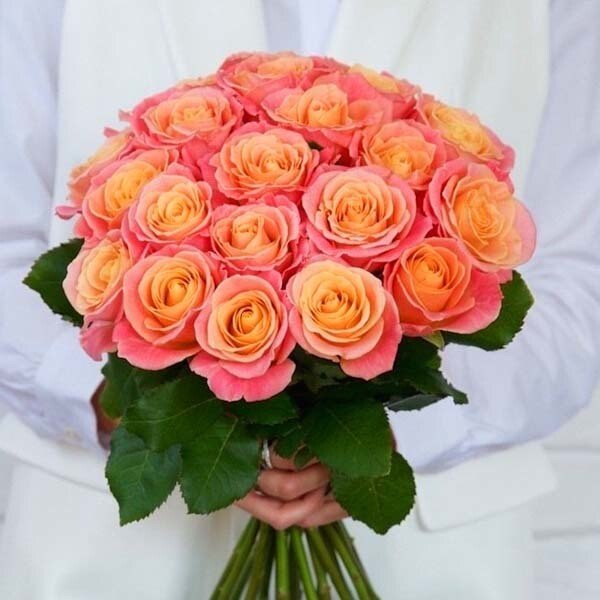 Заказать свежие 3D розы, высотой 50 см с доставкой