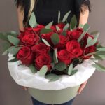 Эквадорская роза 19шт в шляпной коробке №16