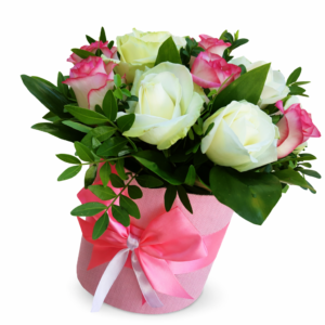 15 роз в шляпной коробке