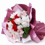 Сладкий букет с розами