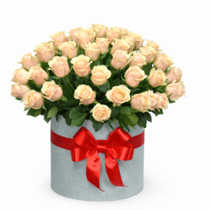 Коробка гигант из кремовых роз 51 шт