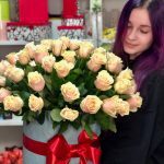 Box giant of cream roses 51 pcs