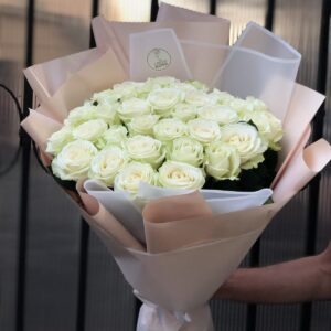 Белые розы Аваланч 35 шт