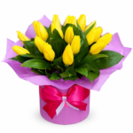 Букет из желтых тюльпанов в шляпной коробке
