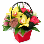 Букет комплимент из цимбидиума и роз