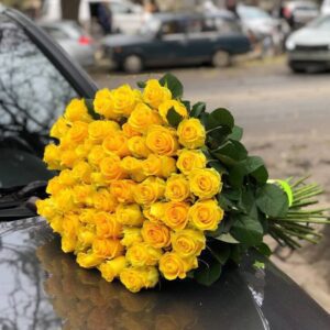 Букет Желтые розы 55 шт
