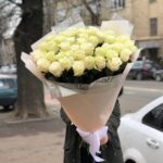 Гігантський букет з білих троянд мондіаль