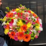 Сборный букет из лилии, герберы, кустовой хризантемы и розы