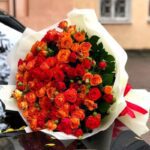 Букет из кустовых роз. 45 веток