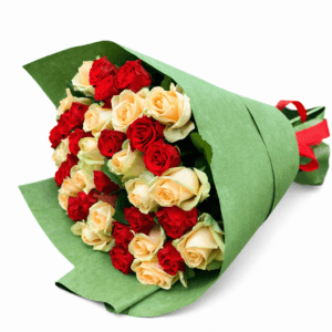 Микс из 39 красных и белых роз