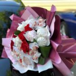 Сладкий букет с розами
