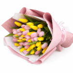 Букет из розовых и желтых тюльпанов