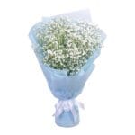 Монобукет из белоснежной гипсофилы в небесно-голубом
